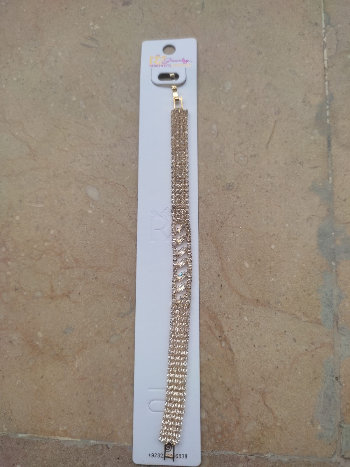 Elegant Silver Rhinestone Bracelet with Diamond-Cut Detailing